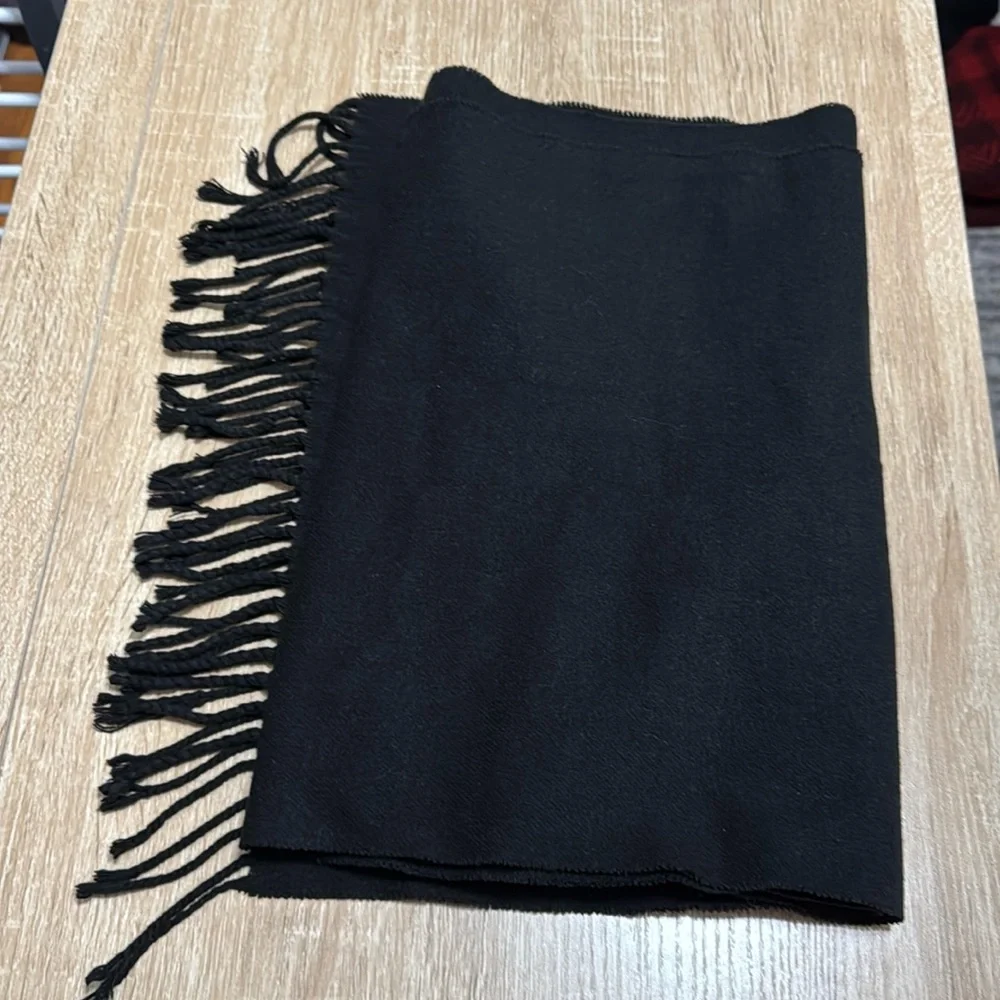 Stewart of Scotland Men’s Black Scarf Fancy Acrylic & Fringe Trim